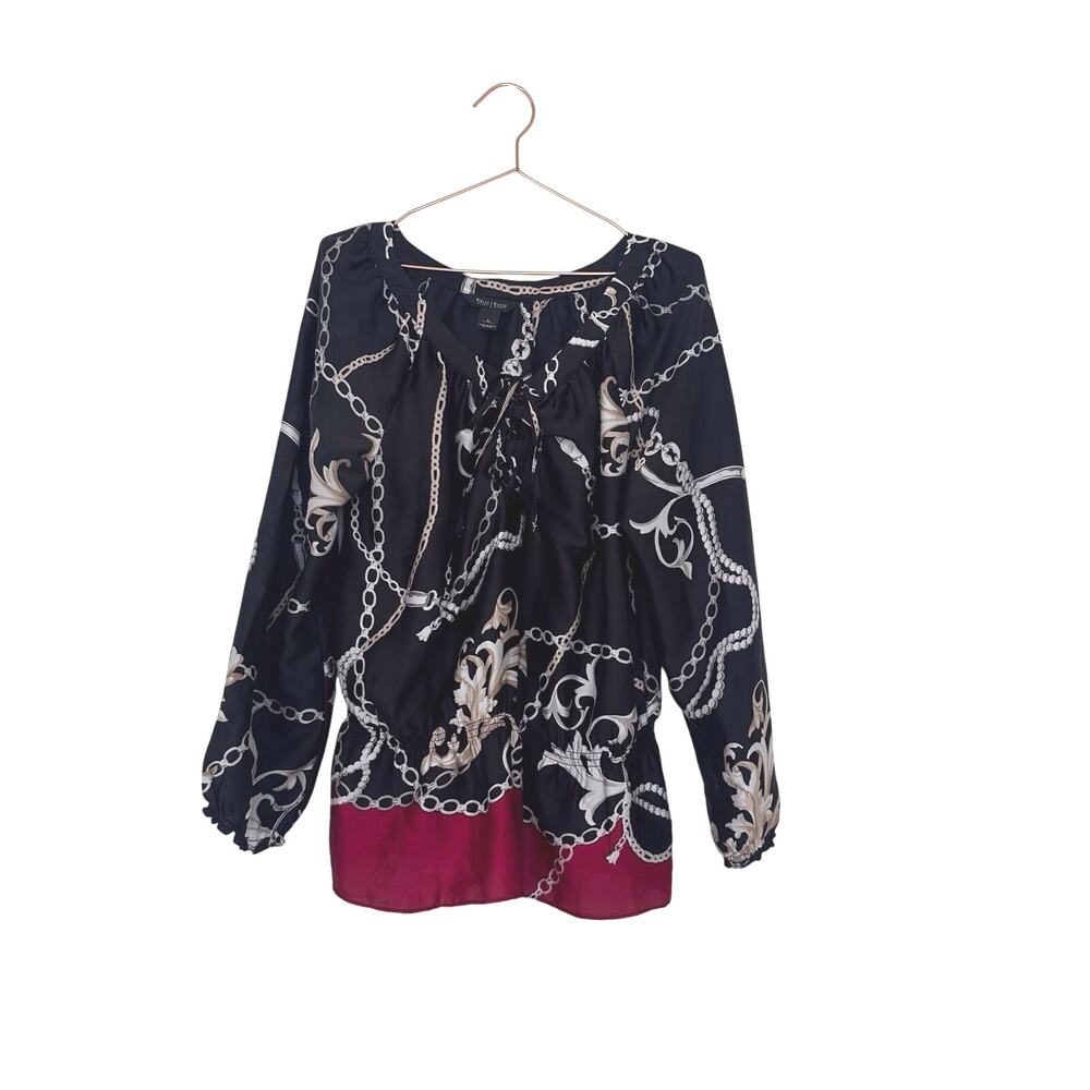 White House Black Market Black Chain-Print Long-Sleeve Blouse with Burgundy Hem